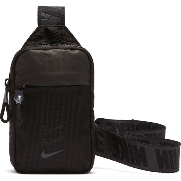NK-SPRTSWR-ESSENTIALS-S-HIP-PACK-BLACK - COURIR ME