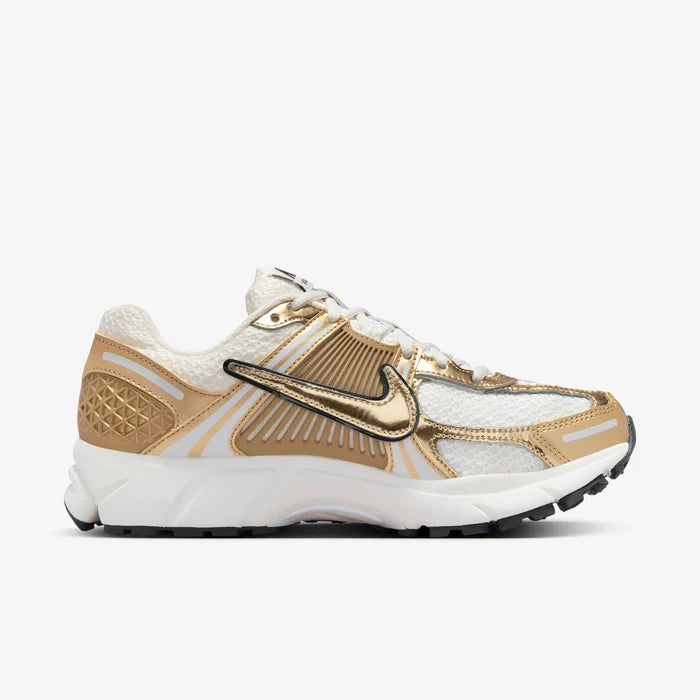 Womens Vomero 5 Gold Shoe