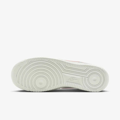 Womens Air Force 1 07 SE Shoe
