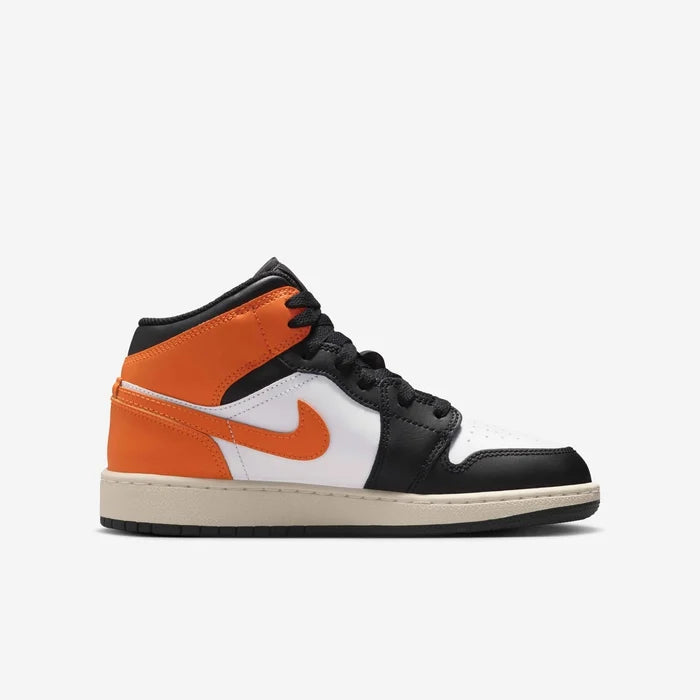 Junior Air Jordan 1 Mid Shoe