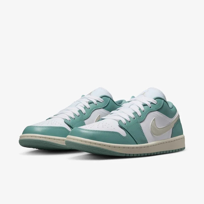 Womens Air Jordan 1 Low Shoe