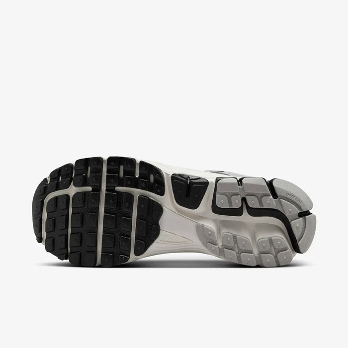 Womens Zoom Vomero 5 Shoe