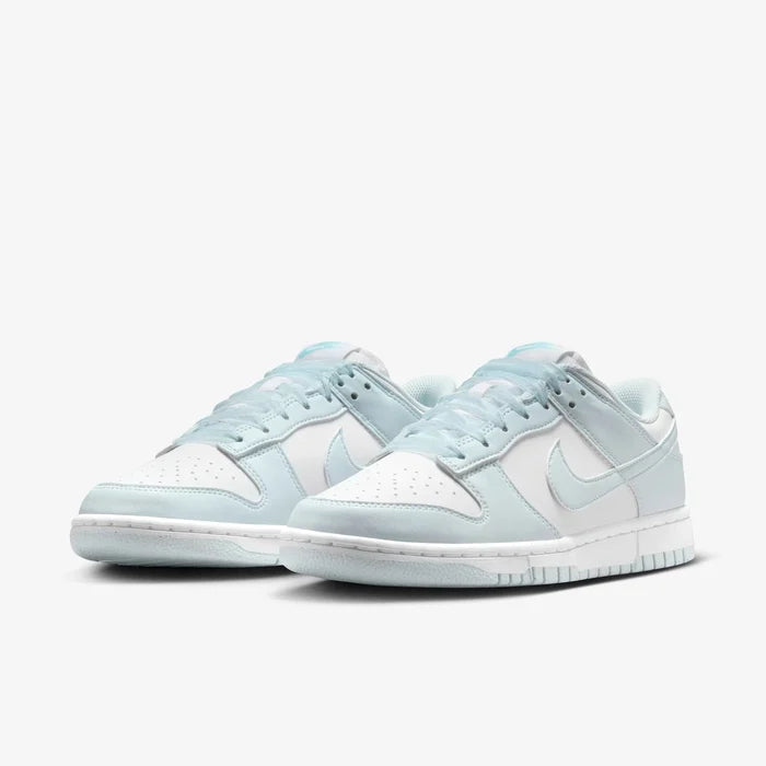 Womens Dunk Low Lace Shoe
