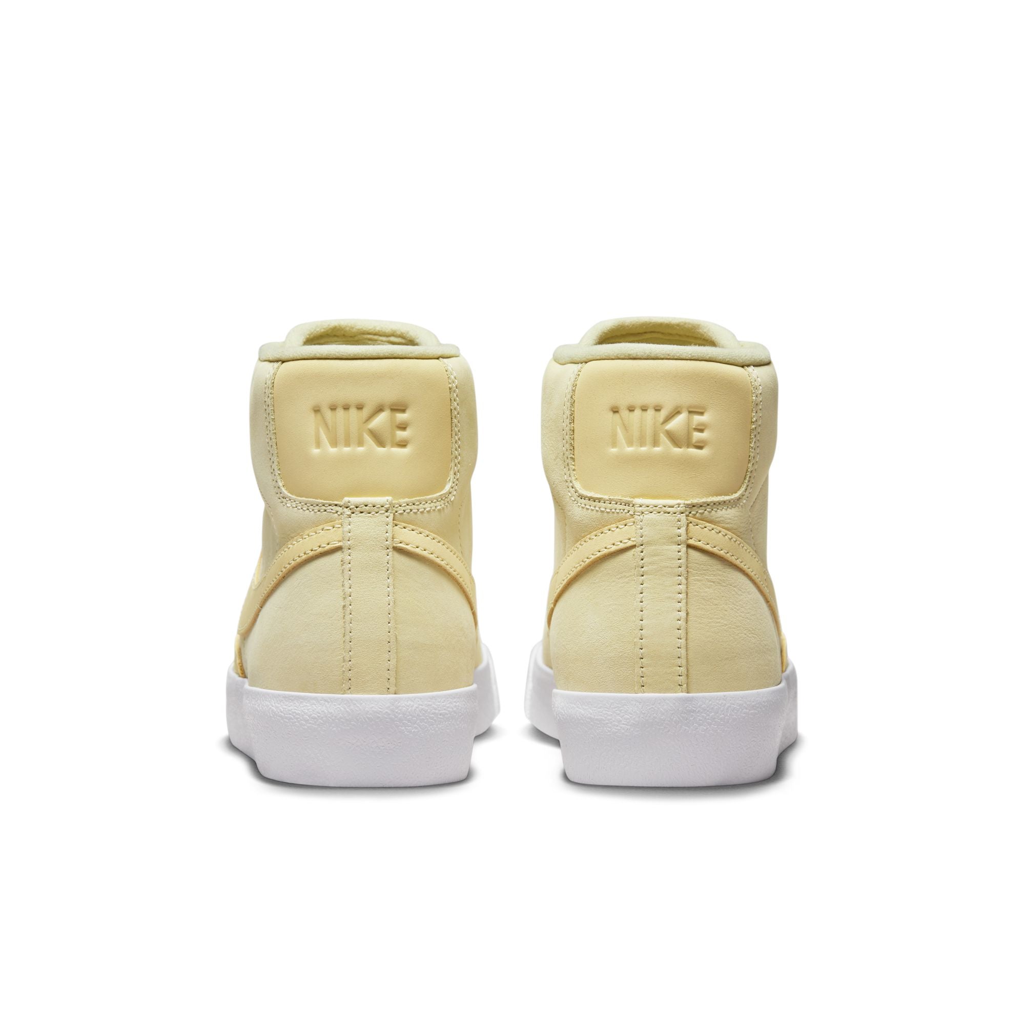 Women Blazer Mid Premium Shoe