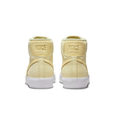 Women Blazer Mid Premium Shoe