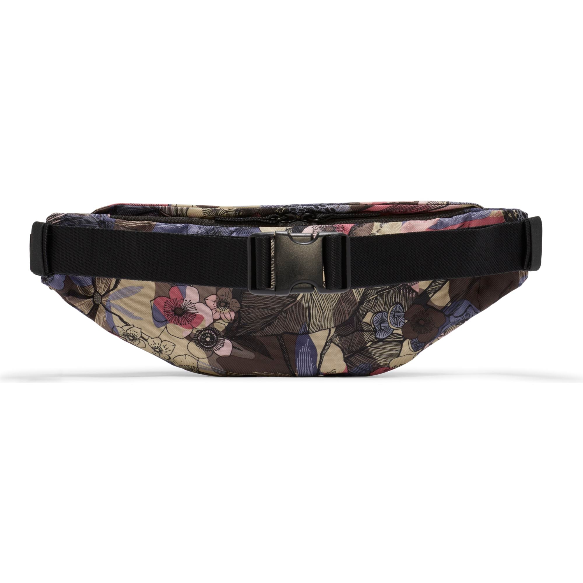NK-HERITAGE-HIP-PACK---FEMME