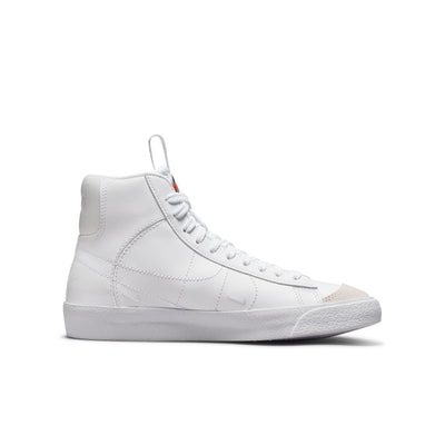Junior Blazer Mid 77 SE