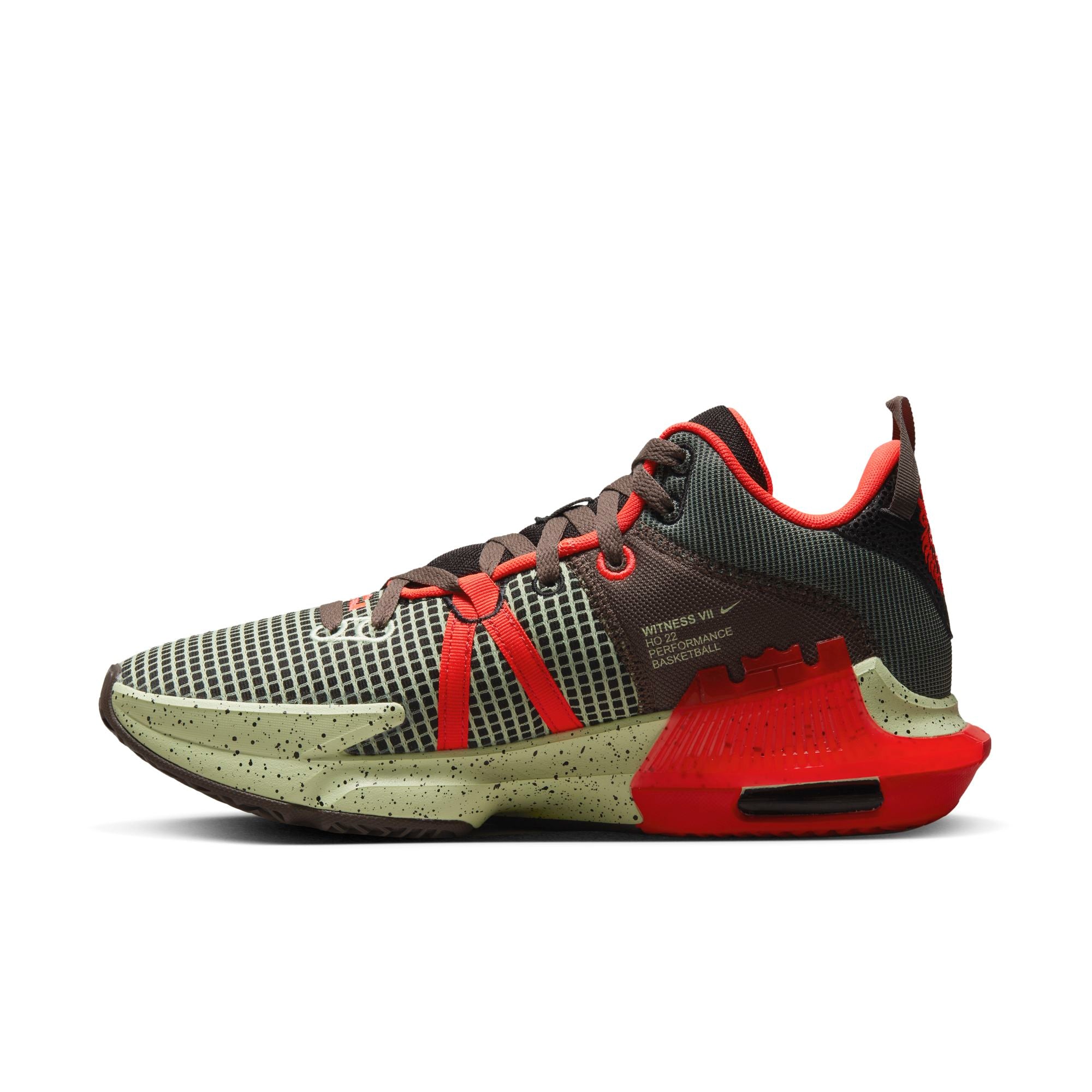 Mens Lebron Witness 7 Basketball Shoe